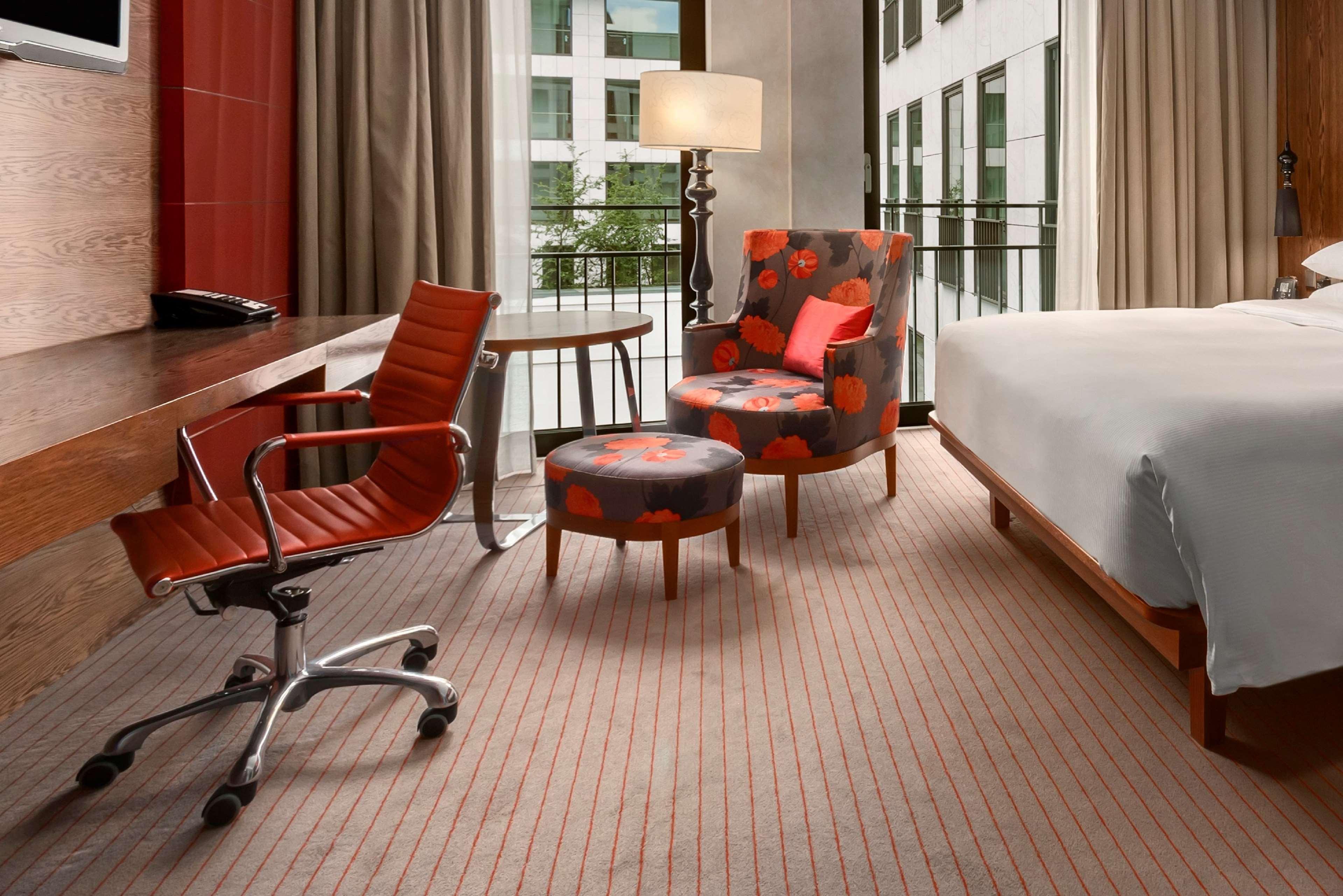 海牙希尔顿酒店 外观 照片 A room at the hotel