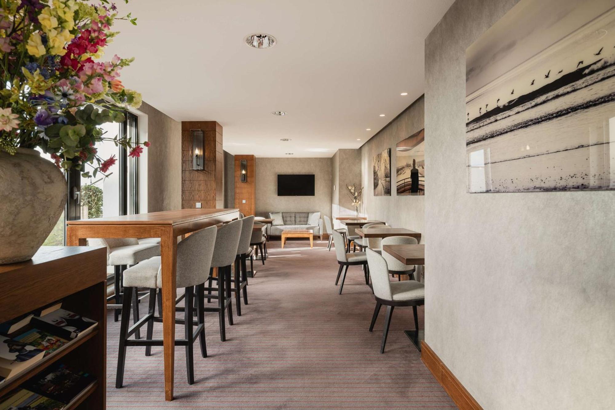 海牙希尔顿酒店 外观 照片 The Club at London Heathrow Airport