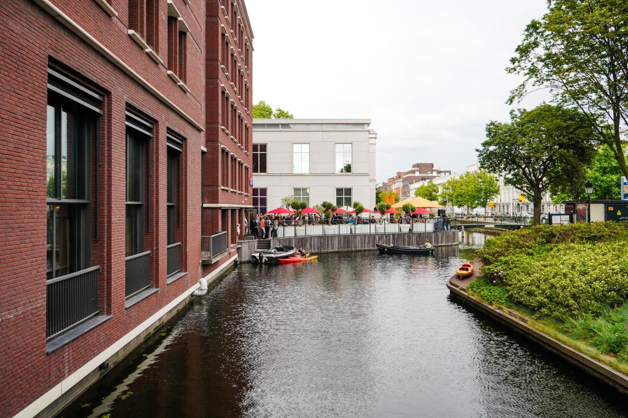 海牙希尔顿酒店 外观 照片 The canal in 2019